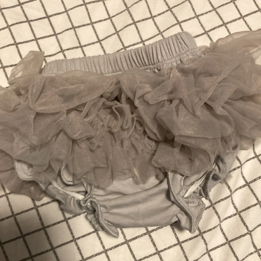 Grey Ruffle Diaper Cover - Picture 3 of 4